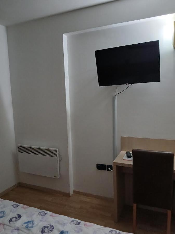 Hotel Viv Trebinje Buitenkant foto