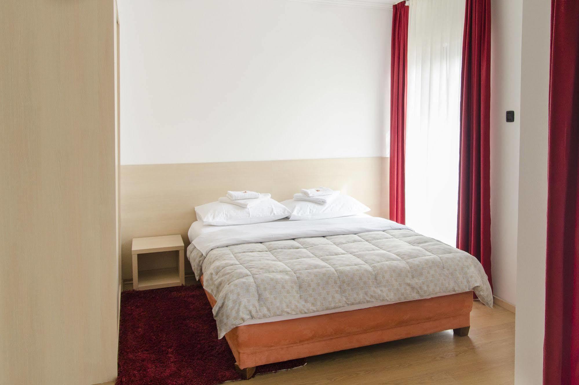 Hotel Viv Trebinje Buitenkant foto